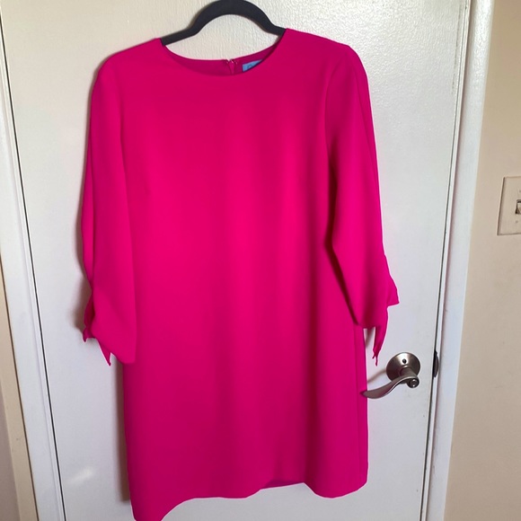 CeCe Dresses & Skirts - CeCe 3/4 Tie Sleeve Moss Crepe Shift Dress Hot Magenta-Size 8